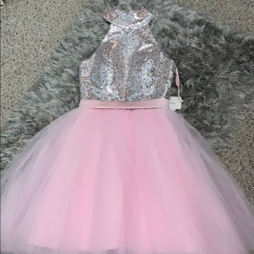 BEAUTIFUL BRAND NEW Homecoming dress